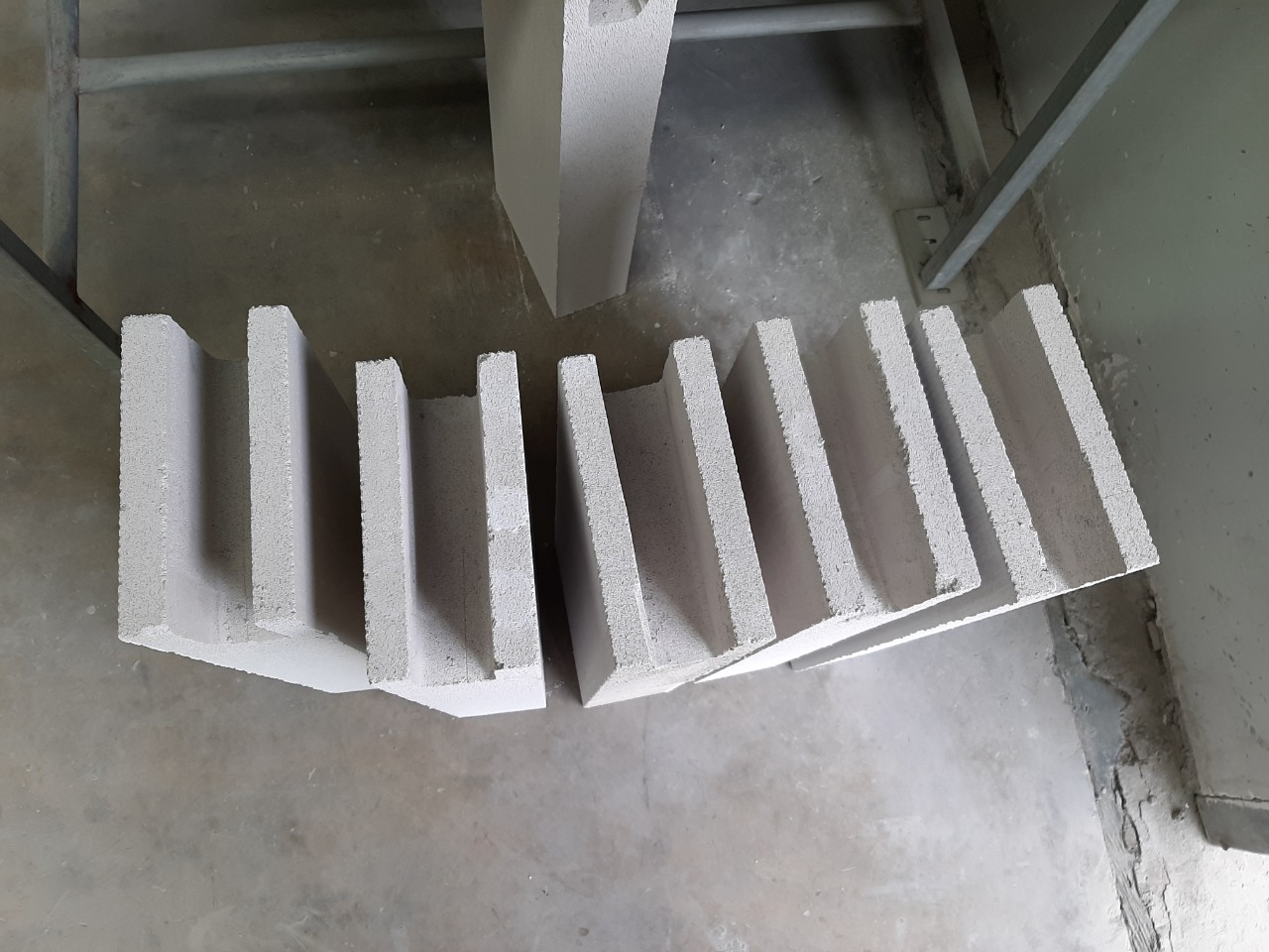 Gạch chữ U, gạch demi : các sản phẩm phụ trợ giúp quá trình thi công đồng bộ và đẩy nhanh tiến độ hơn !