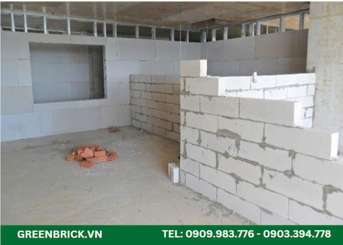 Nhược điểm của gạch bê tông khí chưng áp và giải pháp khắc phục